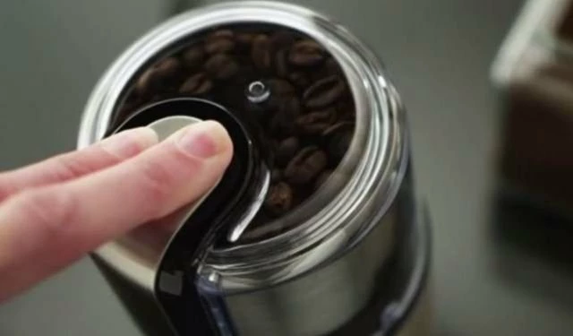 KitchenAid Blade Coffee Grinder Kit | Onyx Black 4 KitchenAid Blade Coffee Grinder Kit | Onyx Black - Image 4