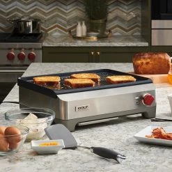 Wolf Gourmet Precision Griddle With Lid - Red Knobs -Coffee Sales wggr100s french toast